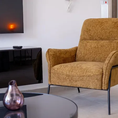 Hall Apartment